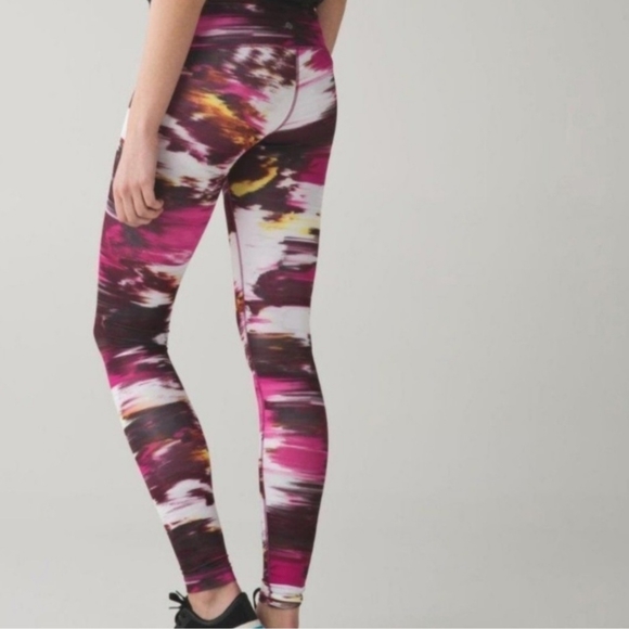 Lulu Lemon athletic leggings - Picture 4 of 6